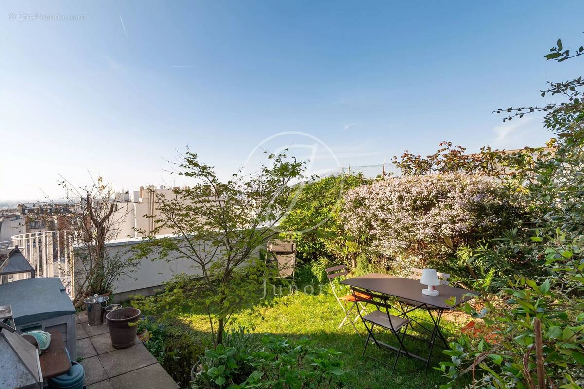 Appartement à PARIS-18E