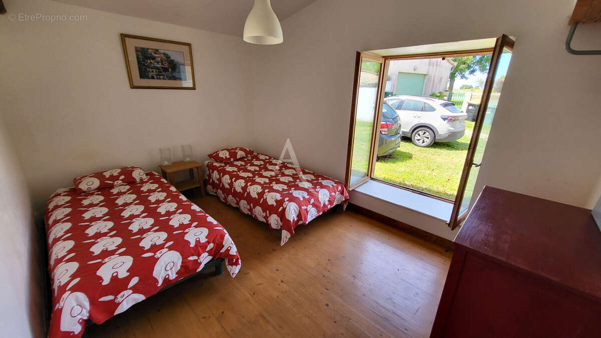 Maison Mortagne Sur Gironde 4 pièce(s) 135 m² - photo 13