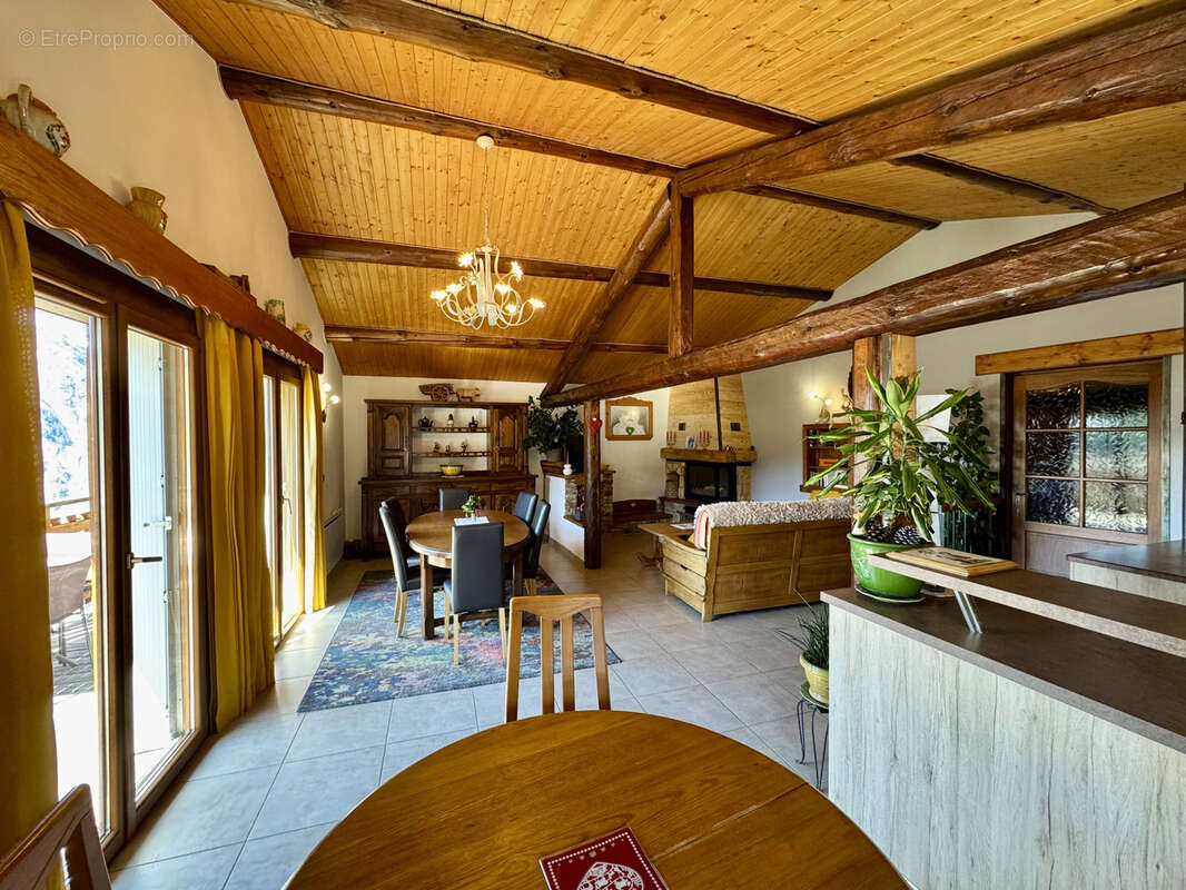 Maison à SAINT-MARTIN-DE-BELLEVILLE