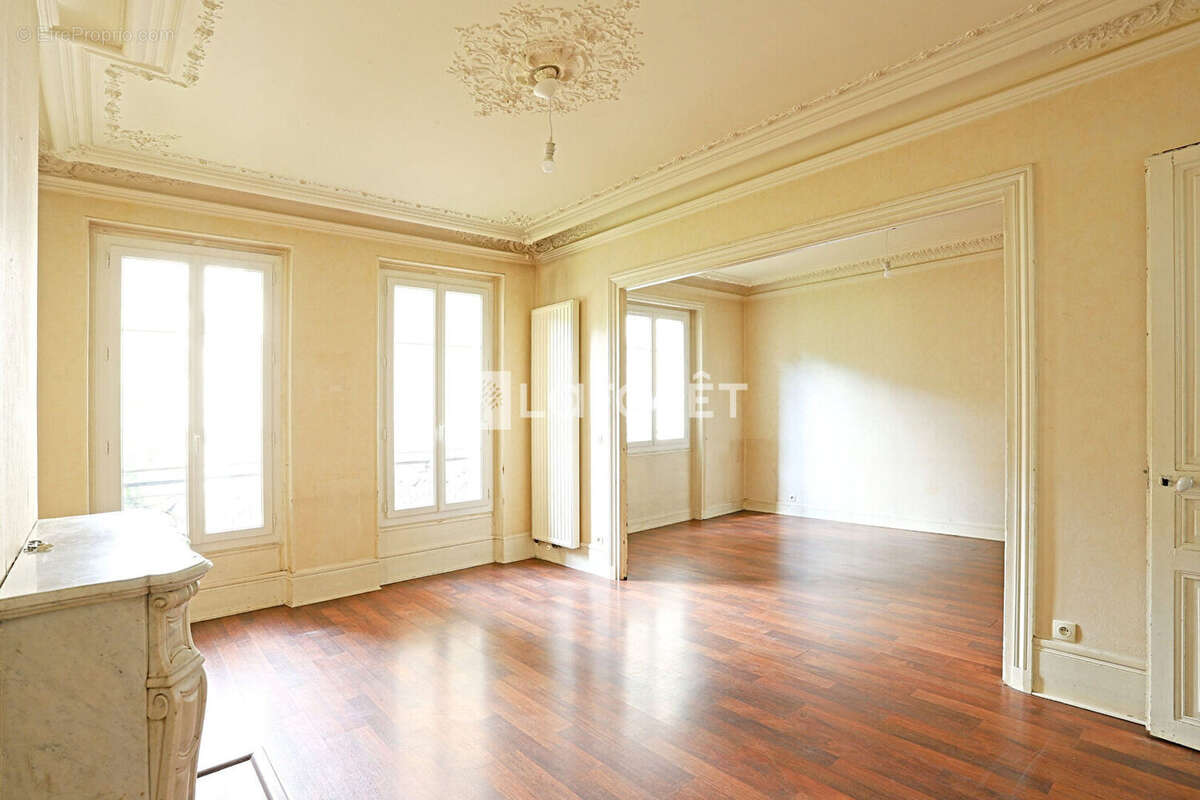 Appartement à PARIS-14E