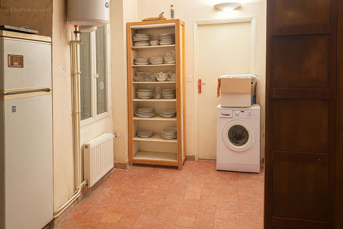 Boutique, logement, cave 65 m2, usage mixte commerce et habitation - photo 3