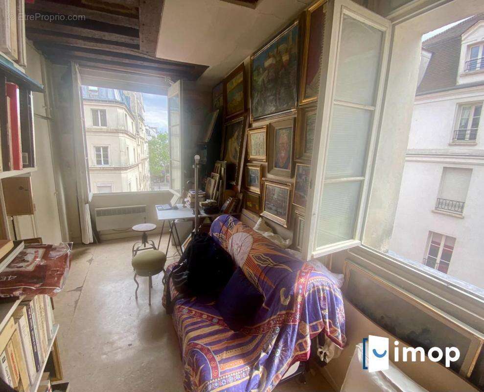 Appartement à PARIS-1E