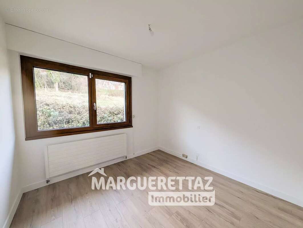 Maison à MARIGNIER