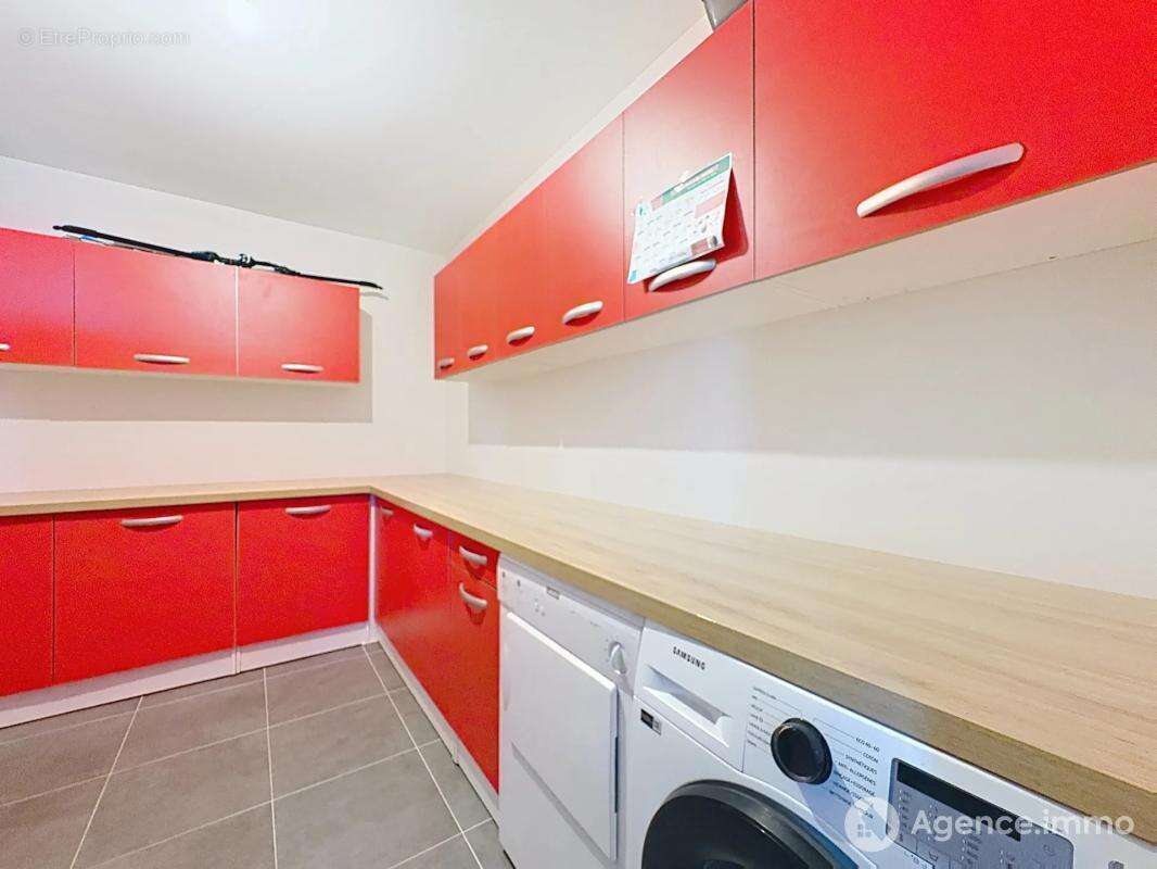 Maison récente de 5 pièces de 133 m² à Saint-Denis-de l'Hôtel - photo 18