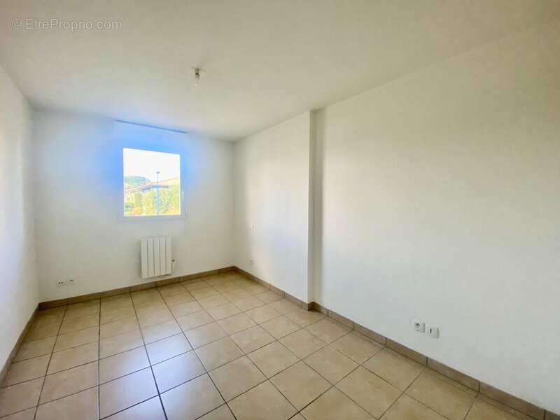Appartement à SAINT-CAPRAIS-DE-BORDEAUX