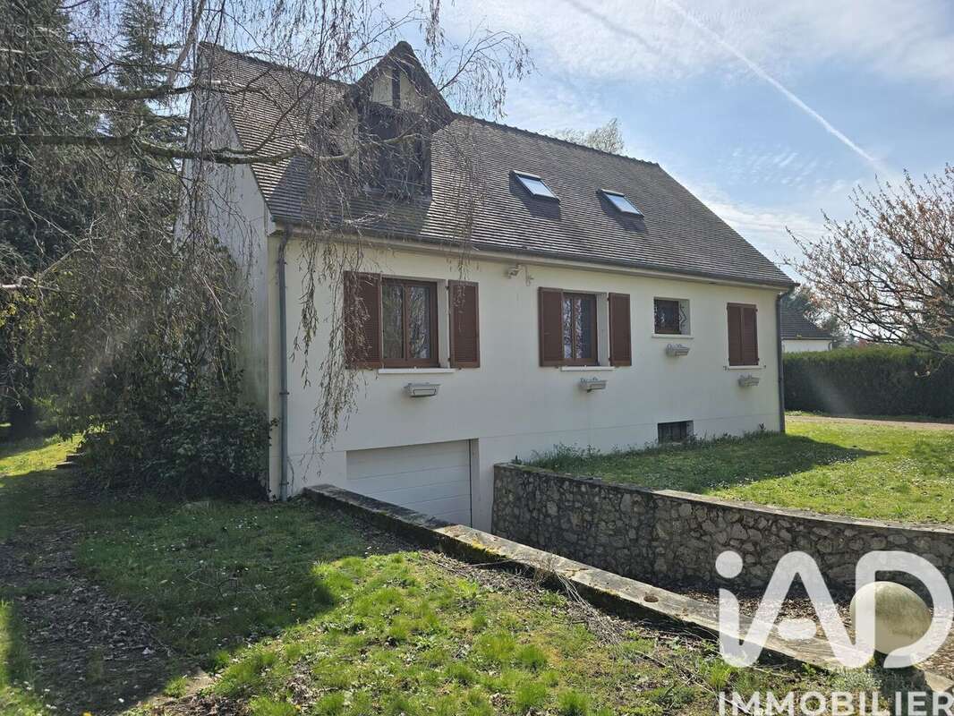Maison 128 m² à Mezieres-Lez-Clery  - photo 2