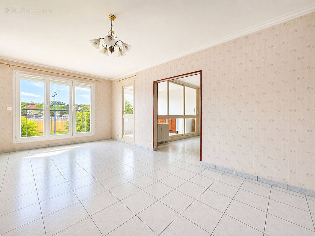Appartement à DAMMARIE-LES-LYS