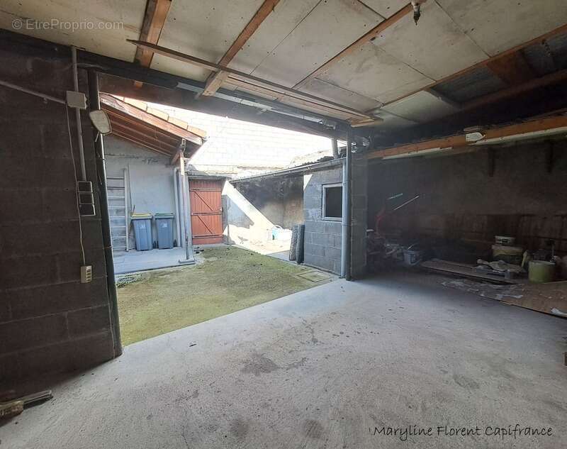 Maison à LA ROCHE-BLANCHE