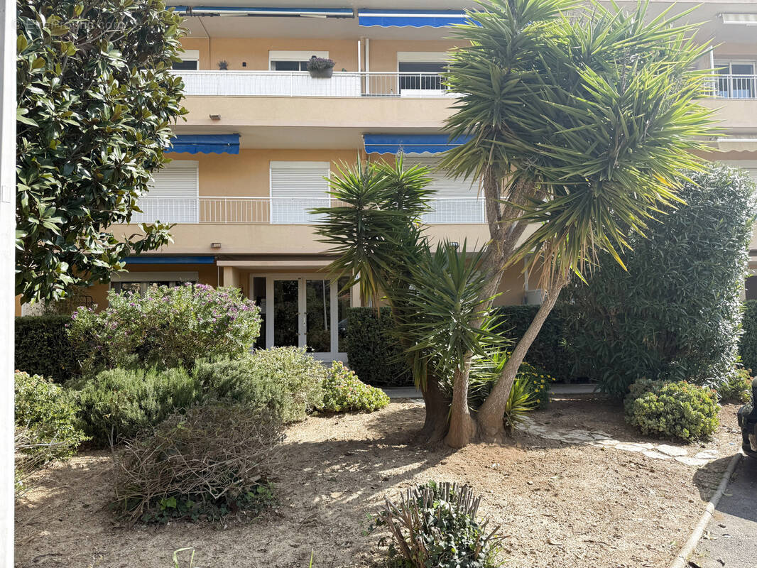 Appartement à SIX-FOURS-LES-PLAGES
