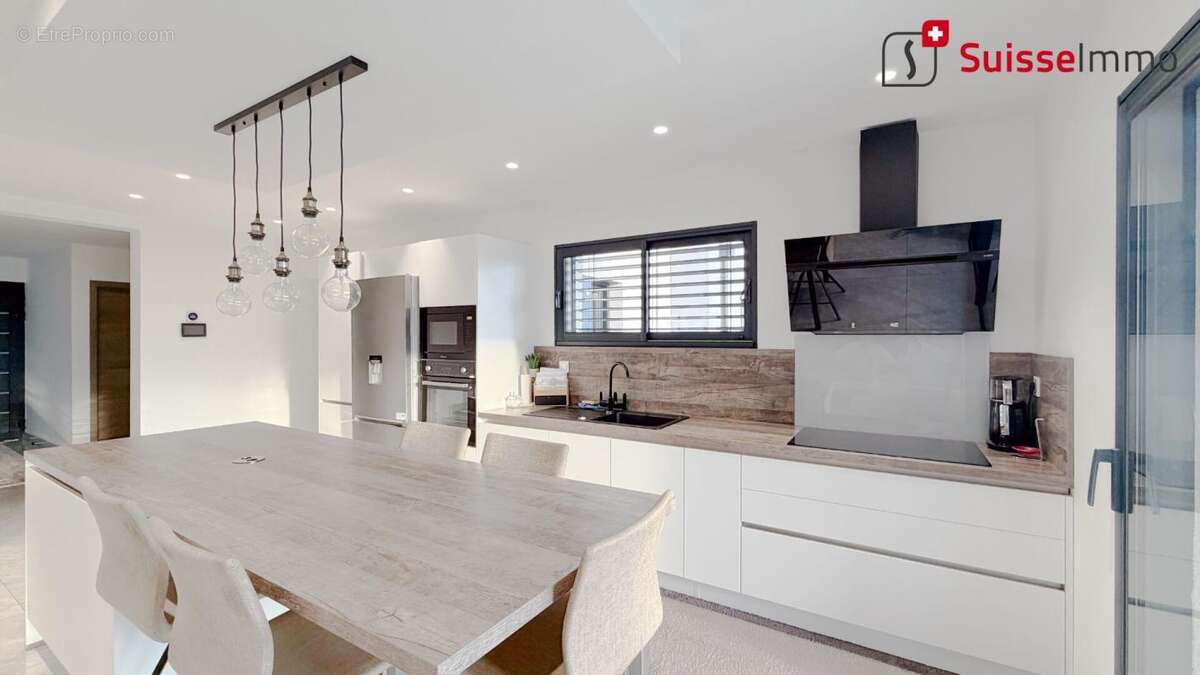 Maison à GRAND-CHARMONT