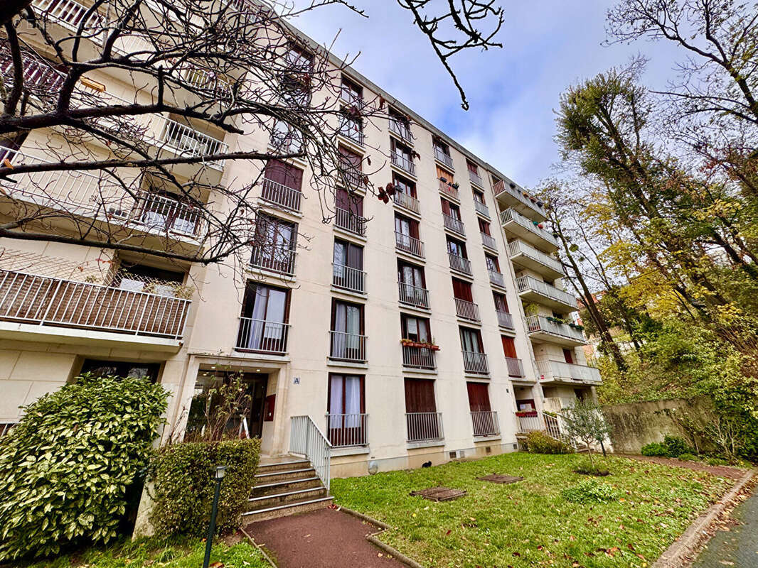 Appartement à FONTENAY-SOUS-BOIS