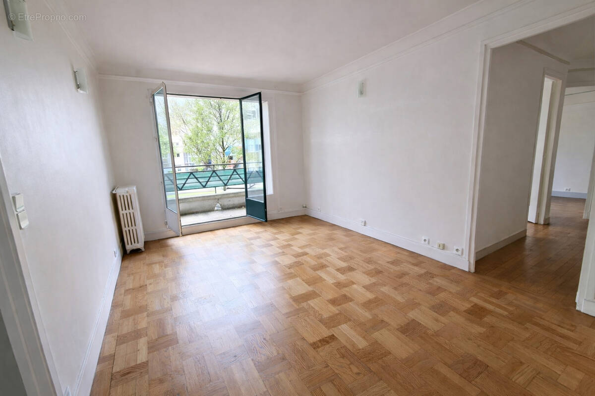 Appartement à ISSY-LES-MOULINEAUX