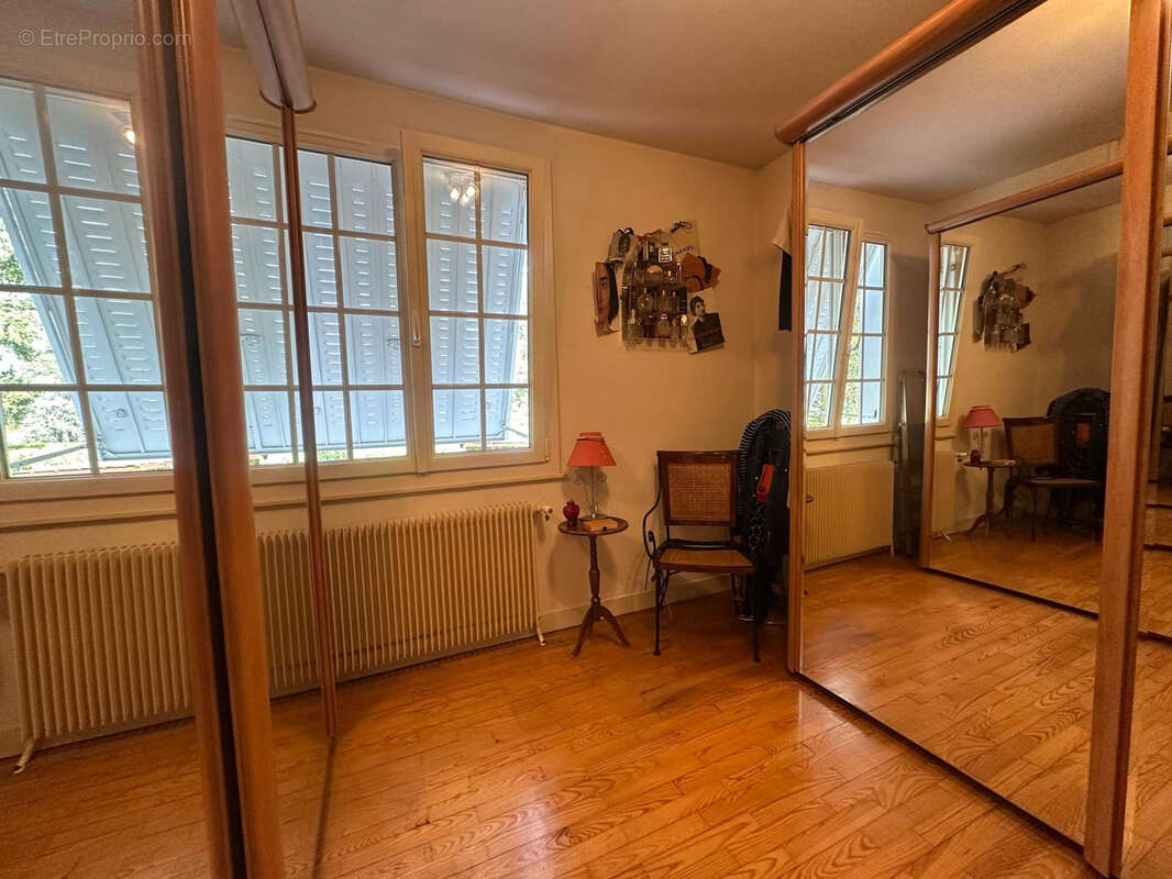 Maison à COMMELLE-VERNAY