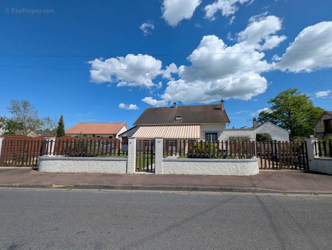 Maison à CHALETTE-SUR-LOING