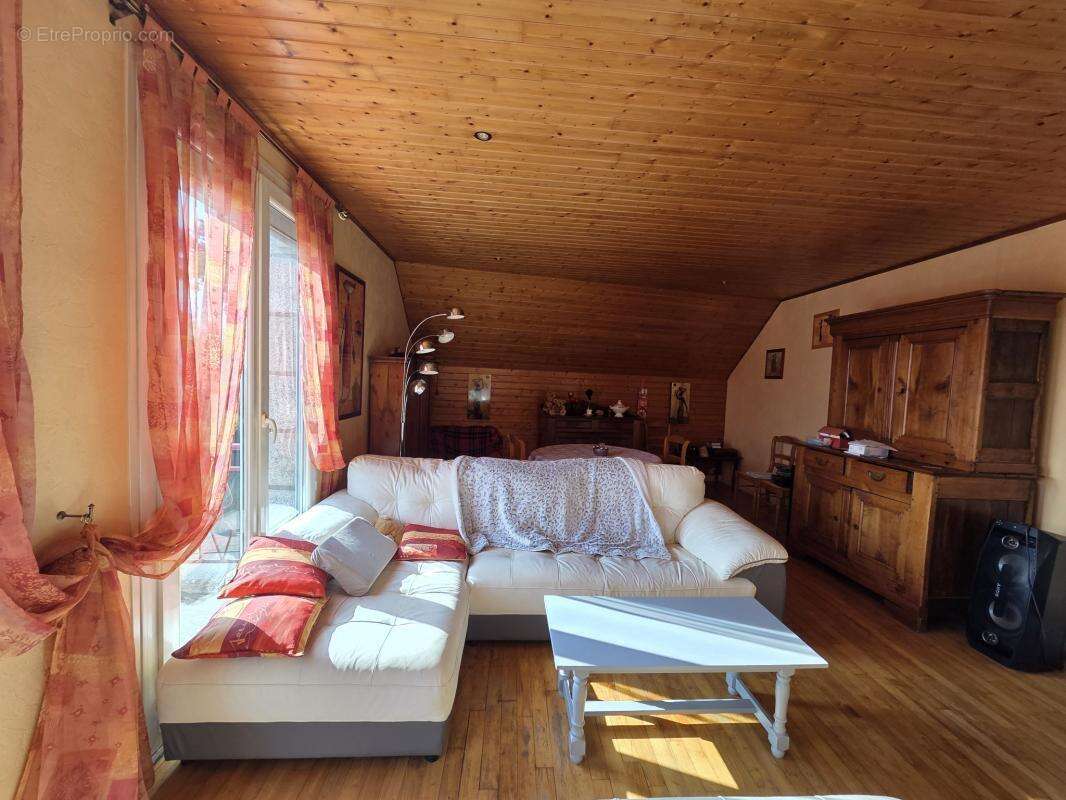 Ensemble immobilier 3 logements-parking- centre bourg neulli - photo 7