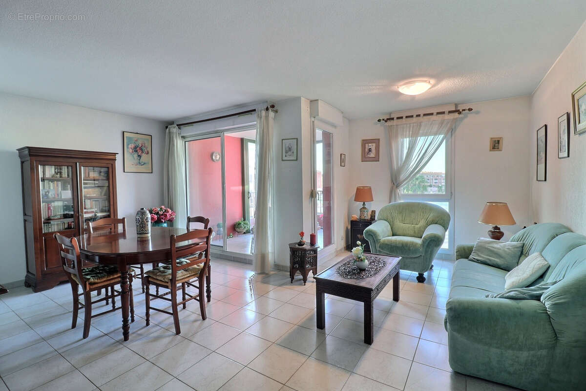 Appartement à LATTES