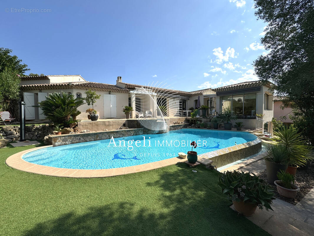 Maison à FREJUS