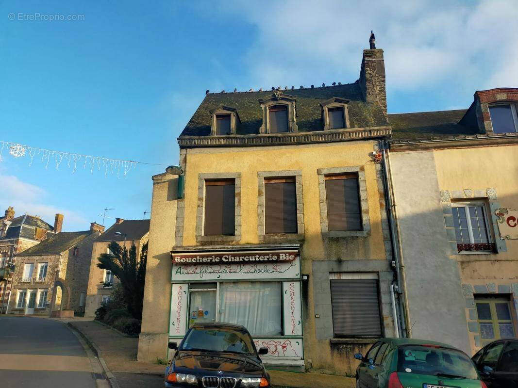 Maison à VILLAINES-LA-JUHEL