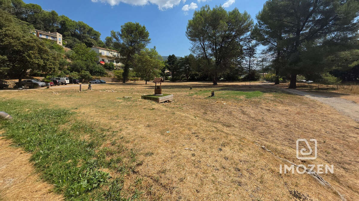 Propriété 334 m2 - 7 082 m2 de terrain -activité locative existante - photo 9