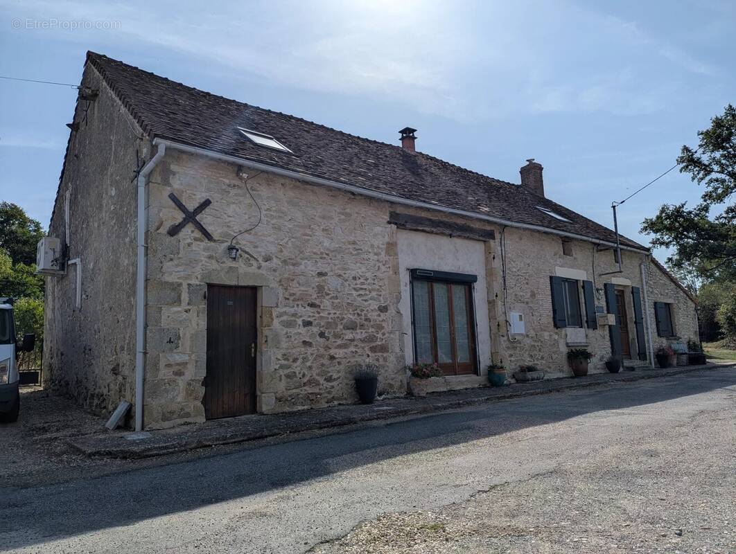 Maison à BRIGUEIL-LE-CHANTRE