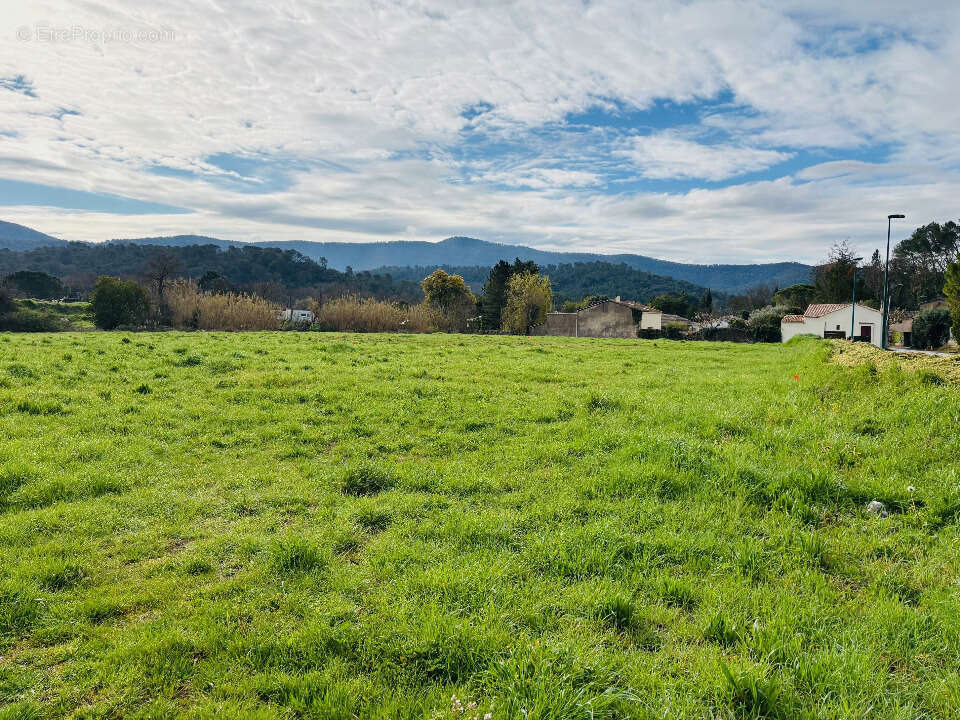 Terrain à PIGNANS