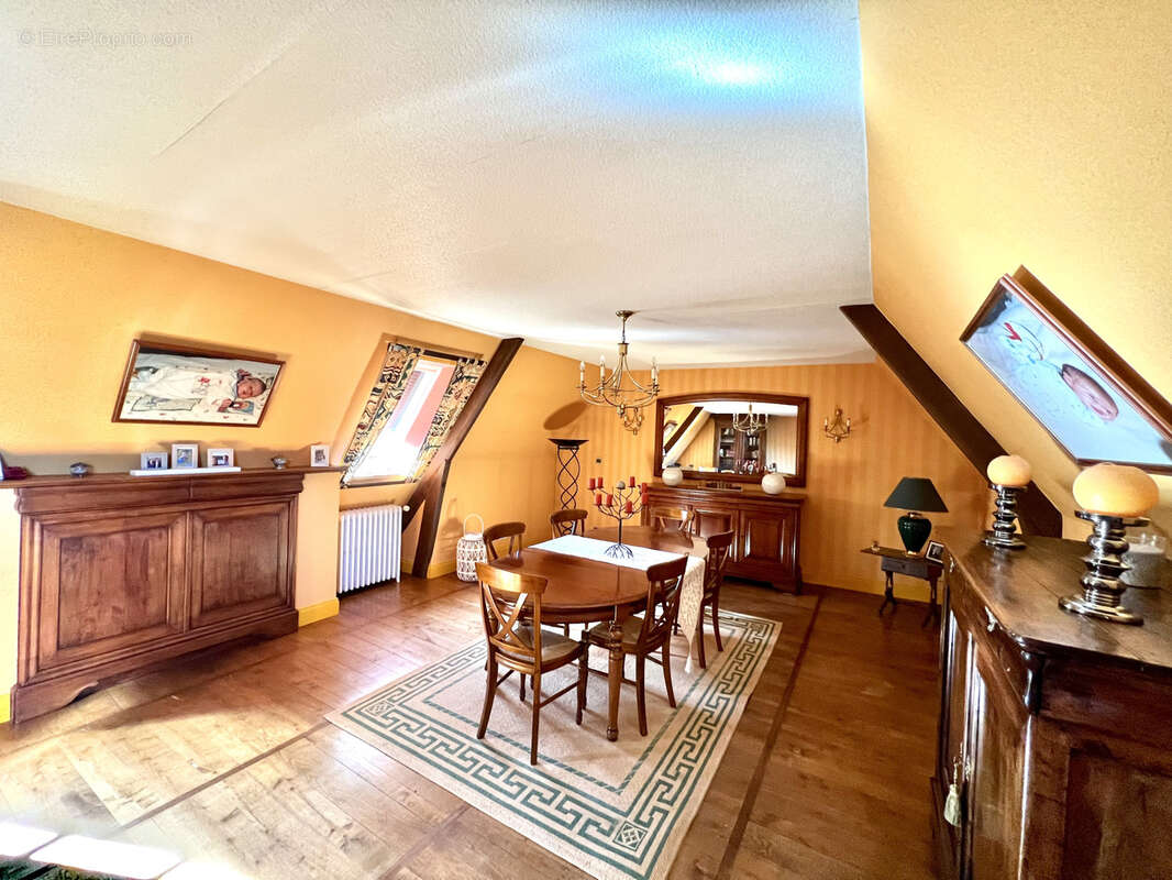 Maison à TERRASSON-LAVILLEDIEU