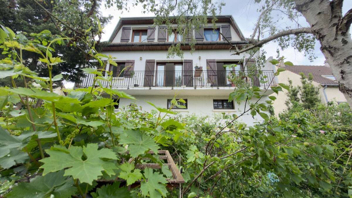 Maison à NEUILLY-PLAISANCE