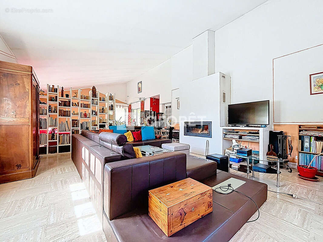 MAISON - 7 PIECES - 190 m2 - Hôpitaux-Facultés - photo 3