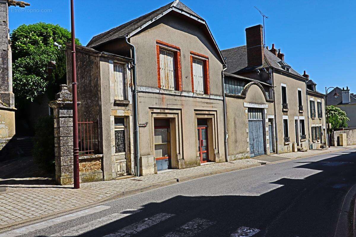 Maison à SAINT-SATUR
