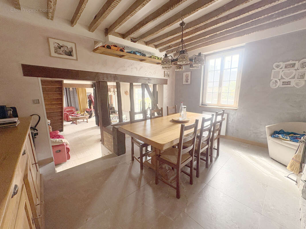 Maison à SAINTE-GENEVIEVE