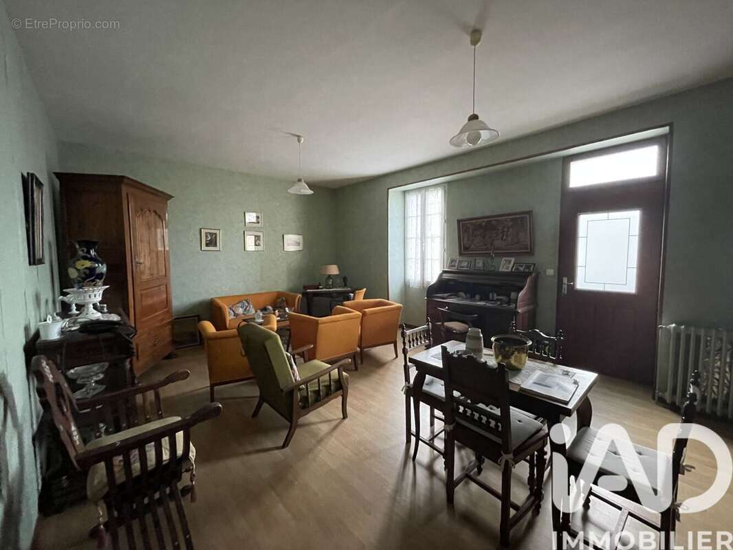 Photo 2 - Maison à BARBEZIEUX-SAINT-HILAIRE