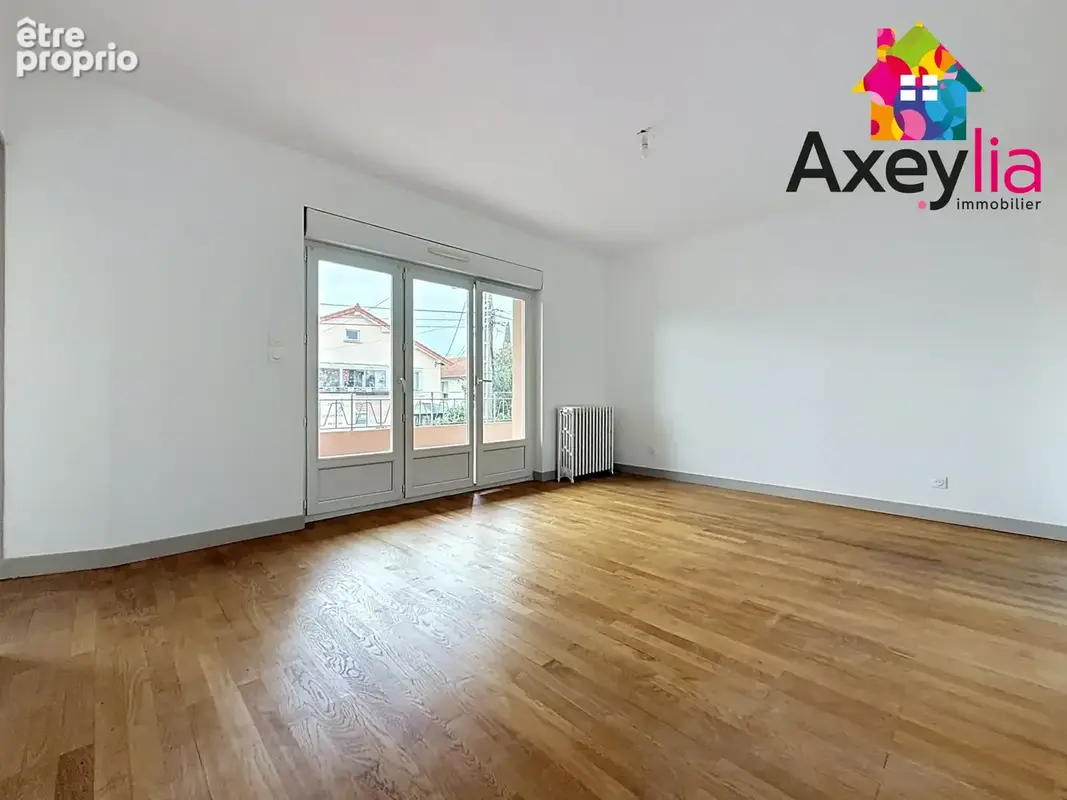 A vendre - mably - maison d'habitation rénovée élevée sur sous-sol avec trois chambres, garage et terrain - photo 6