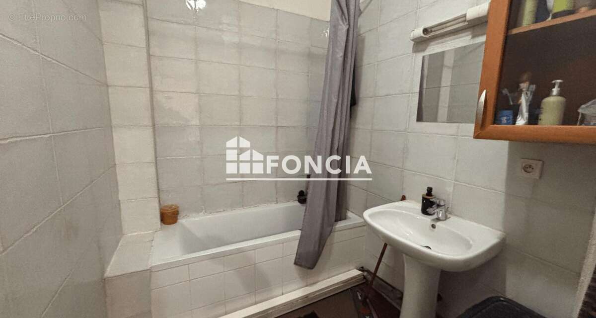 Appartement à MARSEILLE-3E