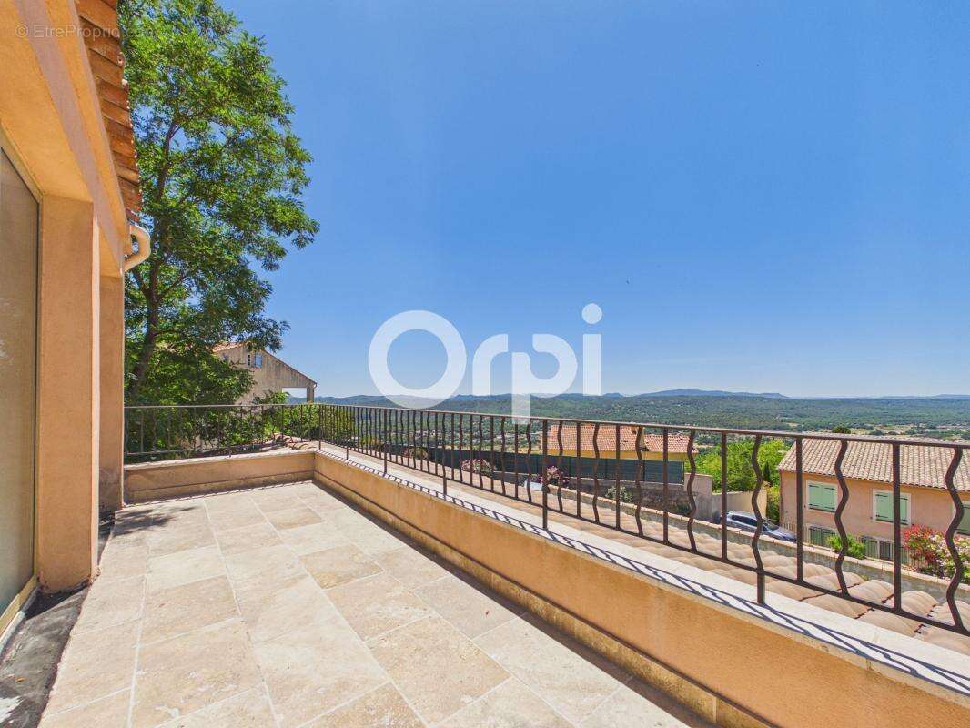Appartement à MONTAUROUX