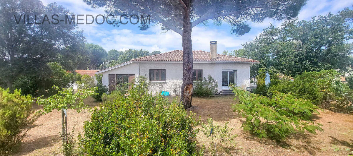 Maison à VENDAYS-MONTALIVET