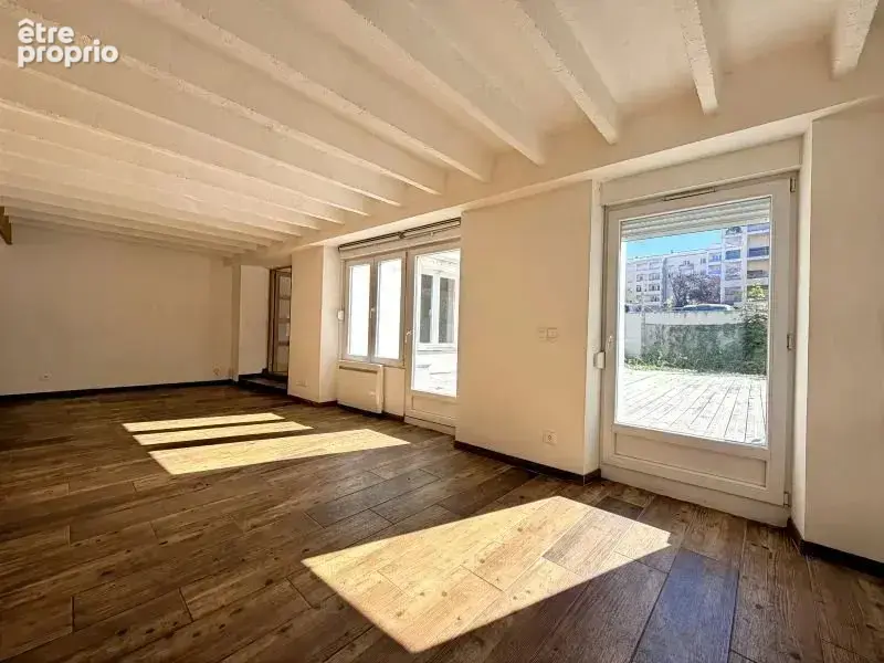 Rare à Saint-Julien-en-Genevois — Rez-de-terrasse d'exception de 102 m² (T3) - photo 2