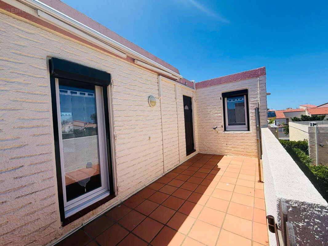Le barcarès   appartement t3 avec vue dégagée, proche de la mer, avec parking privé - photo 13