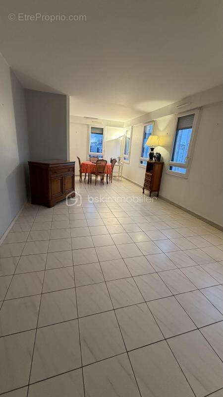 A SAISIR ABSOLUMENT !!!! Appartement spacieux plein de potentiel au cœur de la ville !!!!! - photo 3