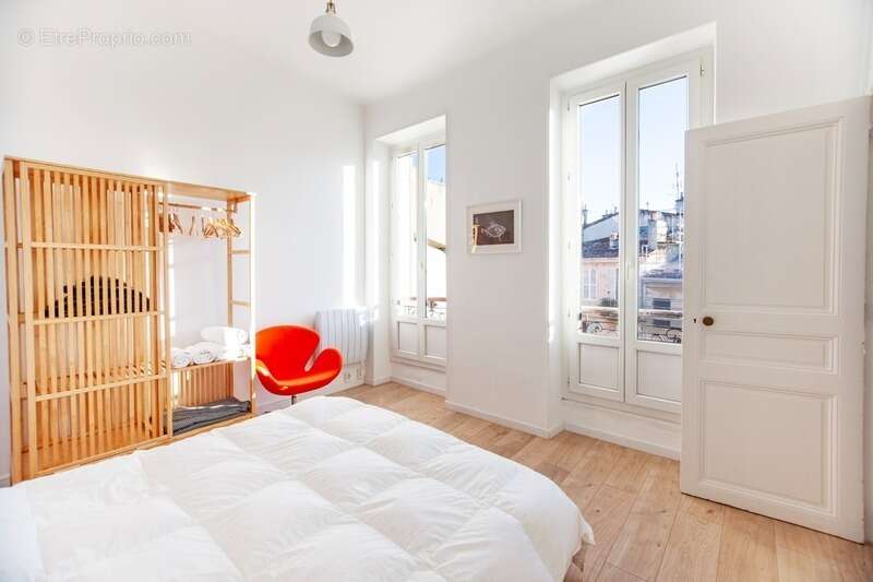 Appartement à MARSEILLE-1E