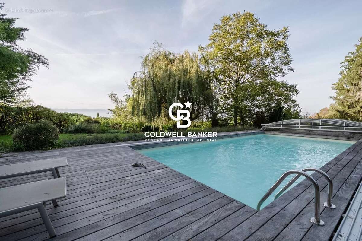 Maison à VETRAZ-MONTHOUX