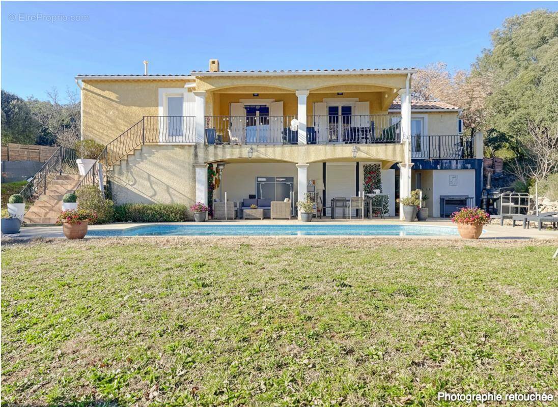 Maison à GINASSERVIS