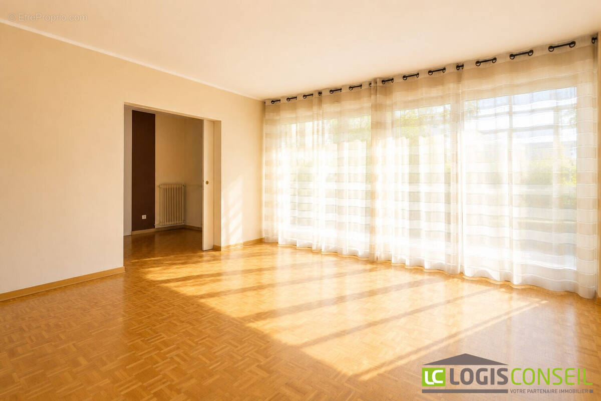 Appartement 72 m² à Chatenay-Malabry  - photo 2