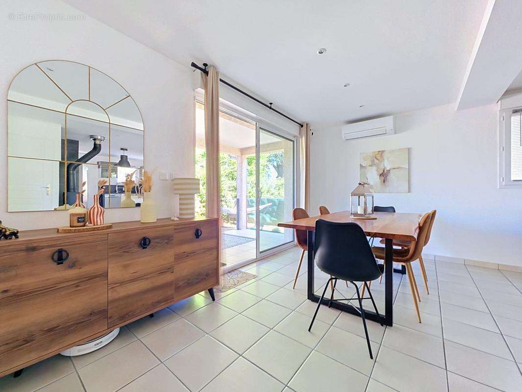 Maison - 4 Chambres - Buanderie - Cellier - Jardin - Terrasse - Garage - Place de stationnement - Proche toutes commodités - photo 21