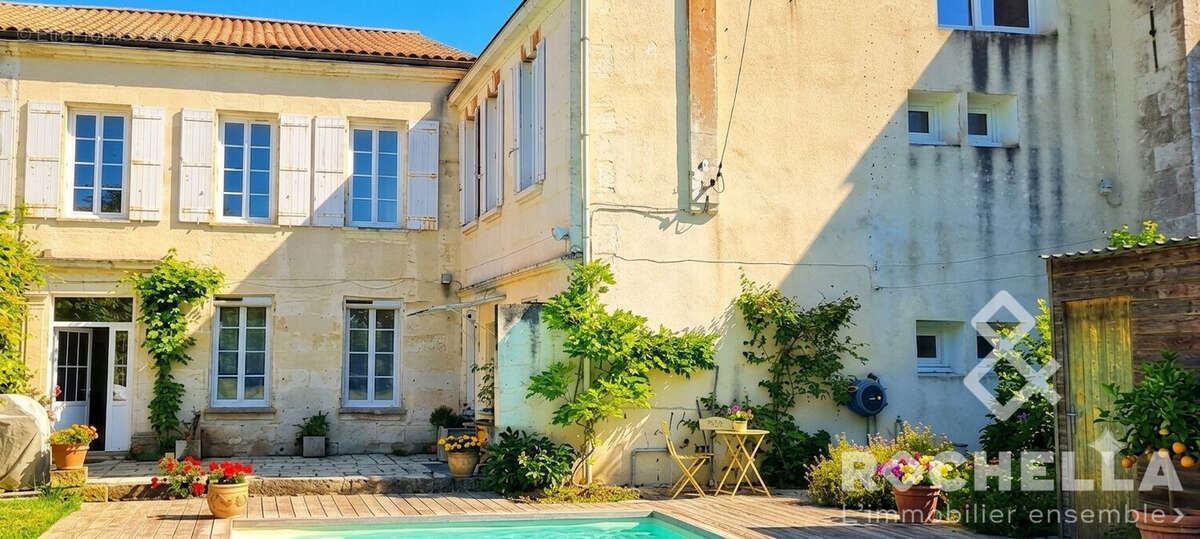 Maison à TONNAY-CHARENTE
