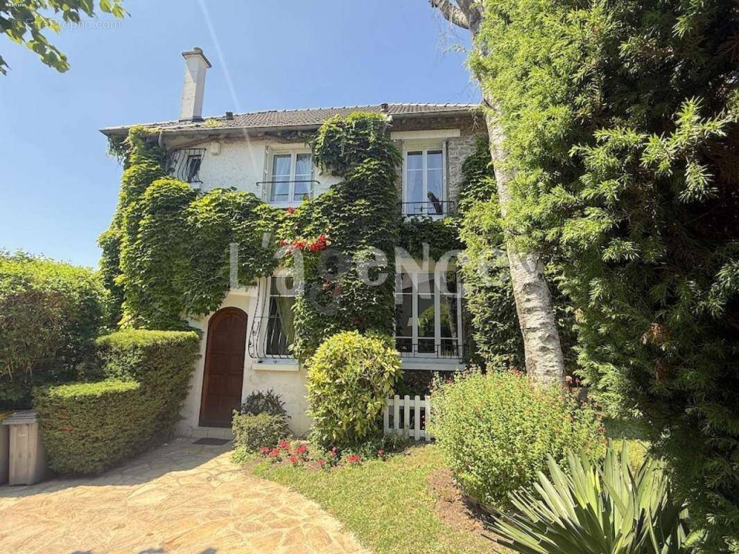 Maison à CLAYE-SOUILLY