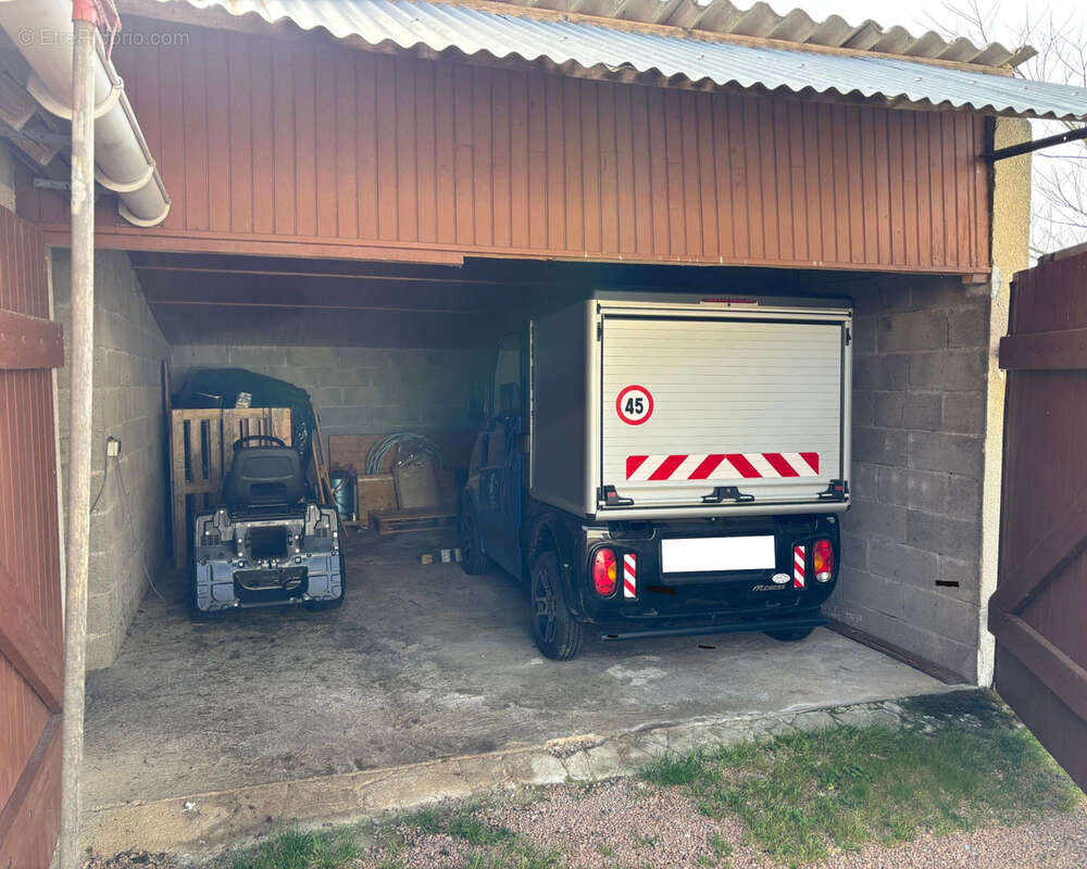 Maison à VICQ-EXEMPLET