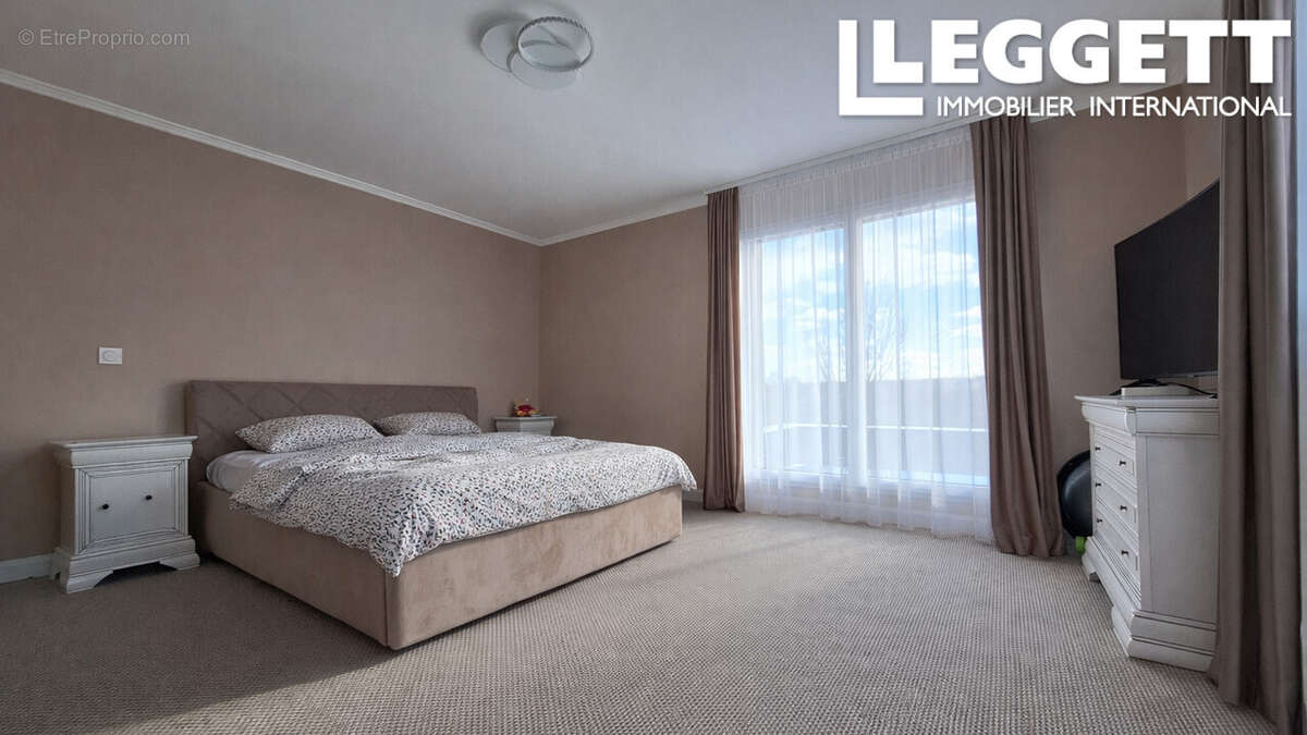 Maison contemporaine  165m2, terrain 1125m2, cuisine ouverte, salle/salon, 5 chambres, 2 SDB, sous-sol complet - photo 9
