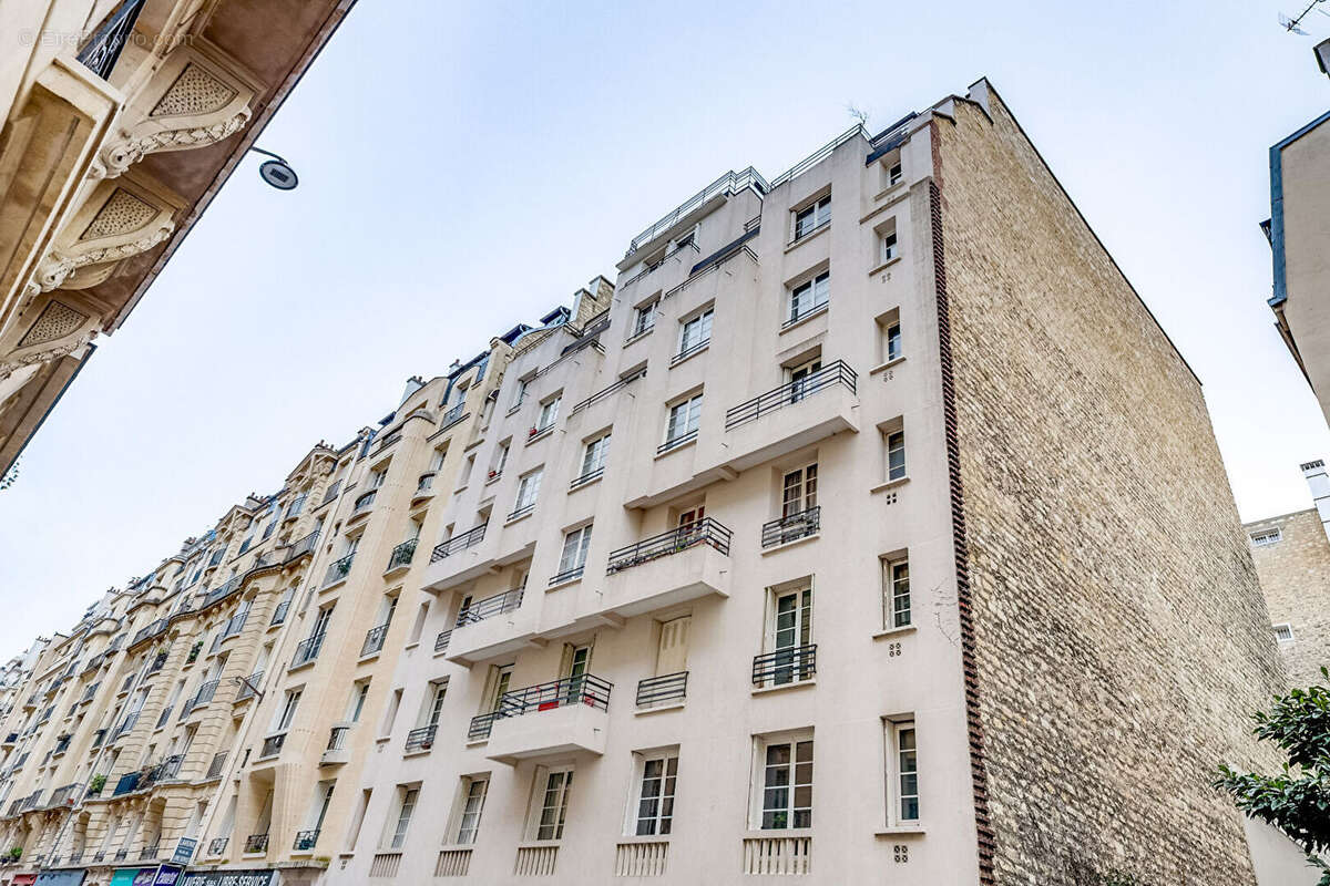Appartement à PARIS-14E