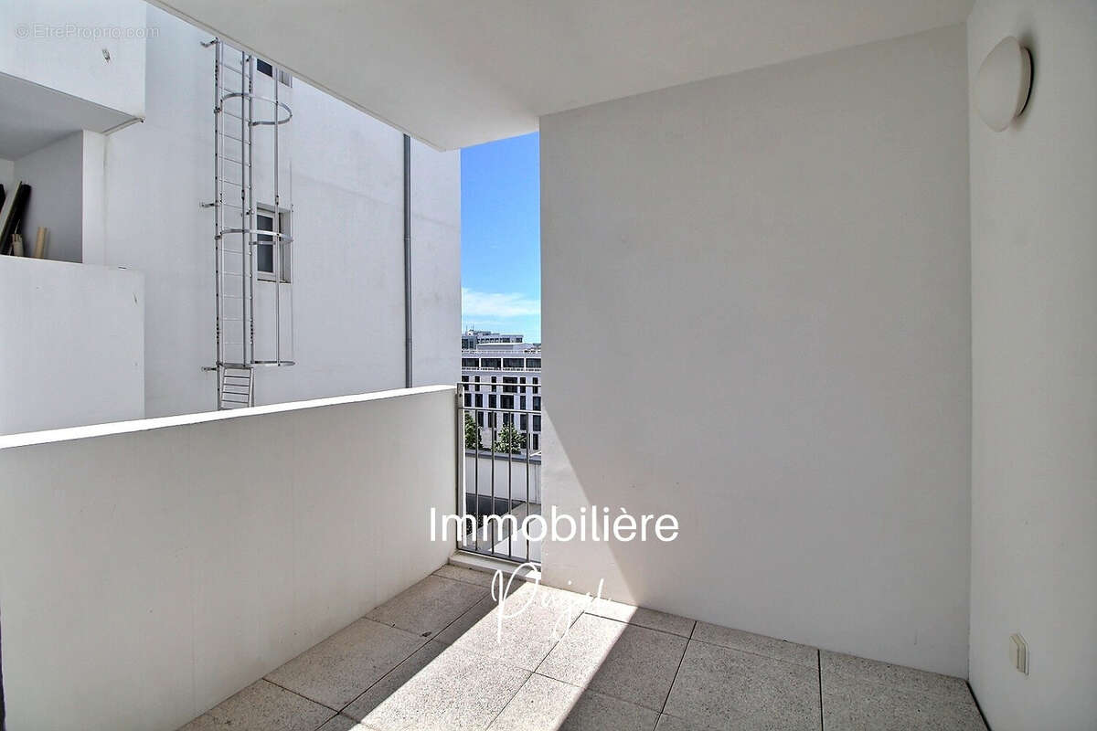 Appartement à MARSEILLE-2E