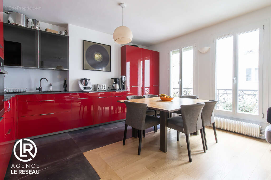 Appartement à PARIS-17E